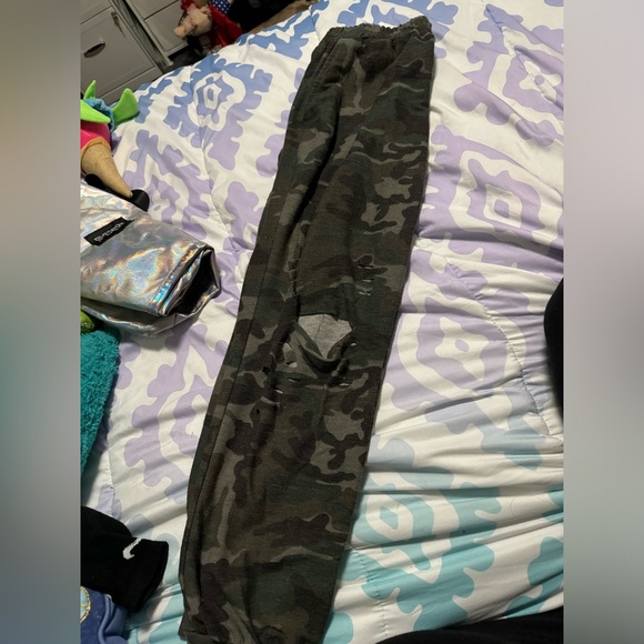 Fashion nova camo joggers size medium - Picture 5 of 6